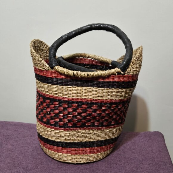 921. Basket Bucket Bag Purse Straw Rattan Med. Size Red Black - Picture 1 of 9